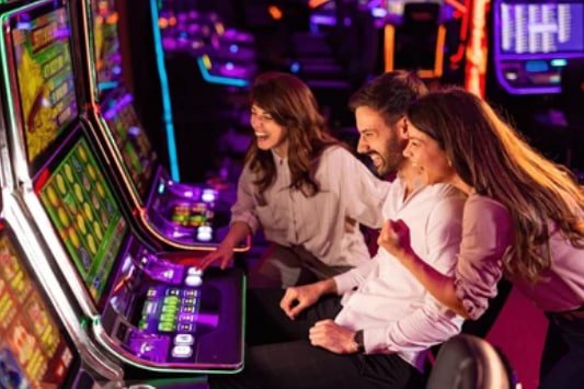 Fitur bonus Big Bass Bonanza menampilkan putaran gratis dan pengganda pembayaran yang menguntungkan